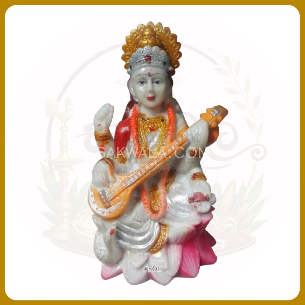 Saraswathi Dewi Statue